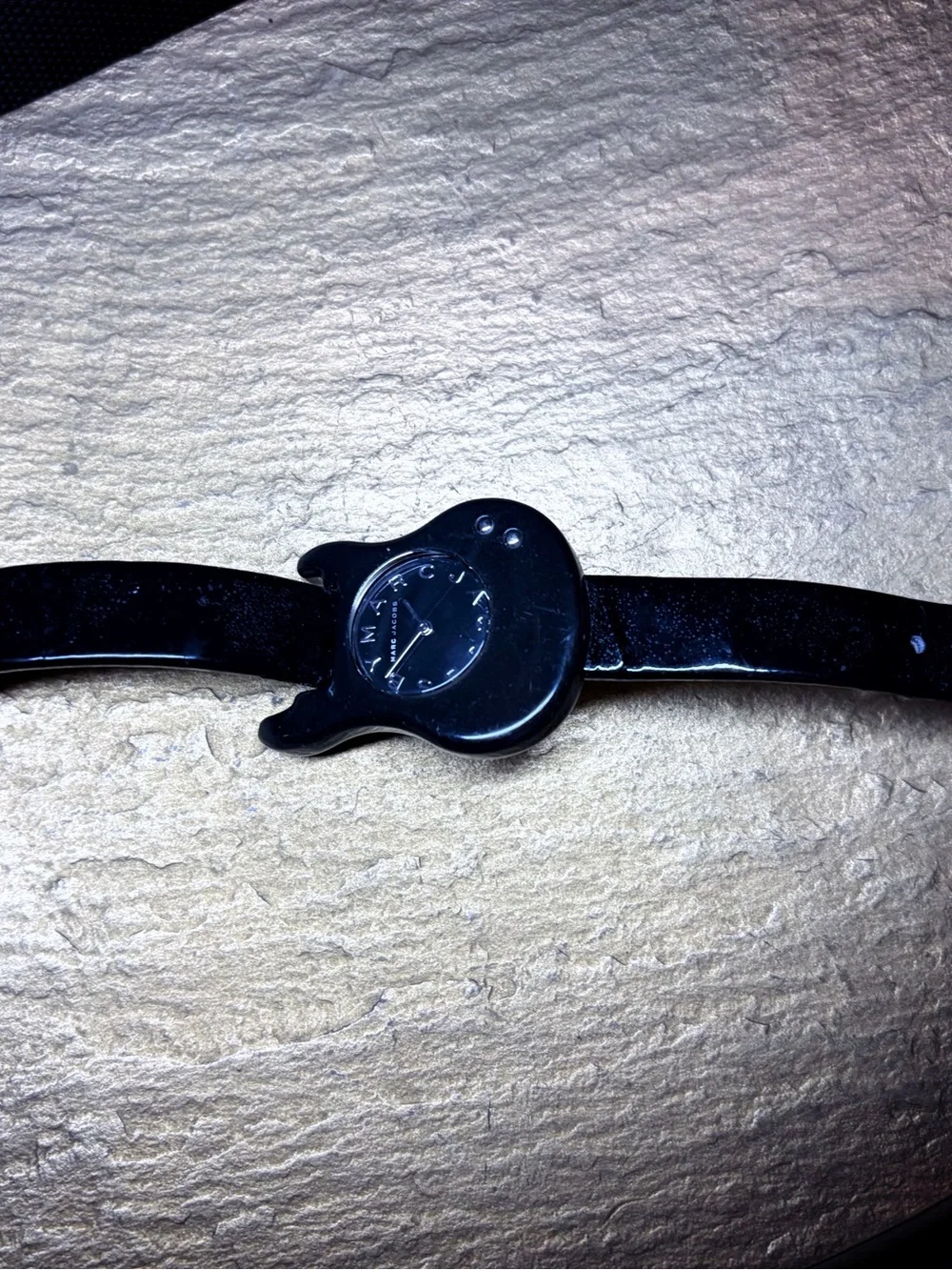 Vintage - Early 2000s Marc Jacobs black watch with patent leather strap - Picture 5 of 6